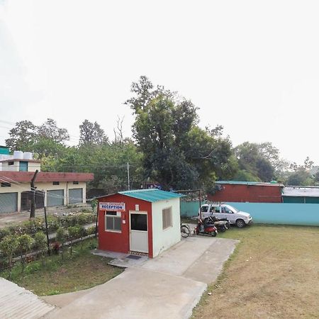 Hotel Chitrarth & Party Lawn Haldwāni Buitenkant foto