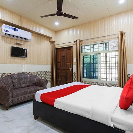 Hotel Chitrarth & Party Lawn Haldwāni Buitenkant foto