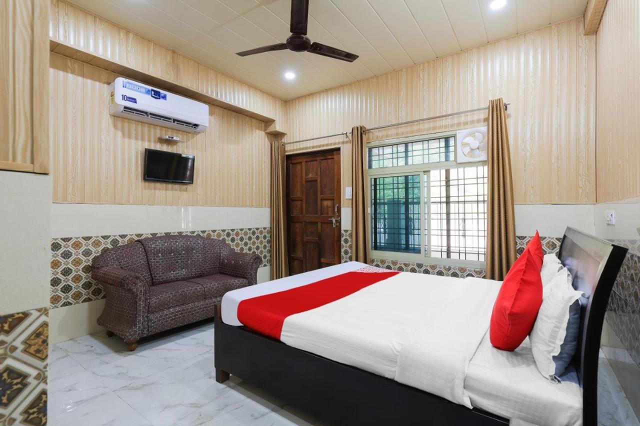 Hotel Chitrarth & Party Lawn Haldwāni Buitenkant foto