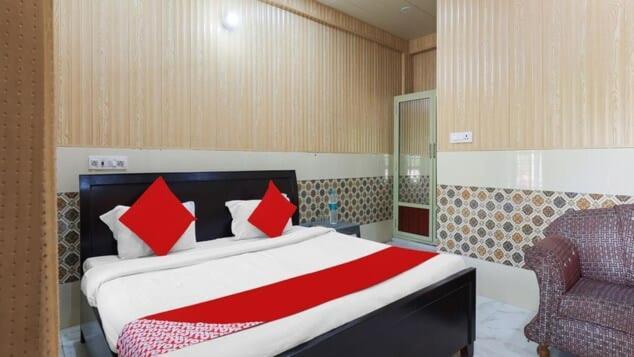 Hotel Chitrarth & Party Lawn Haldwāni Buitenkant foto